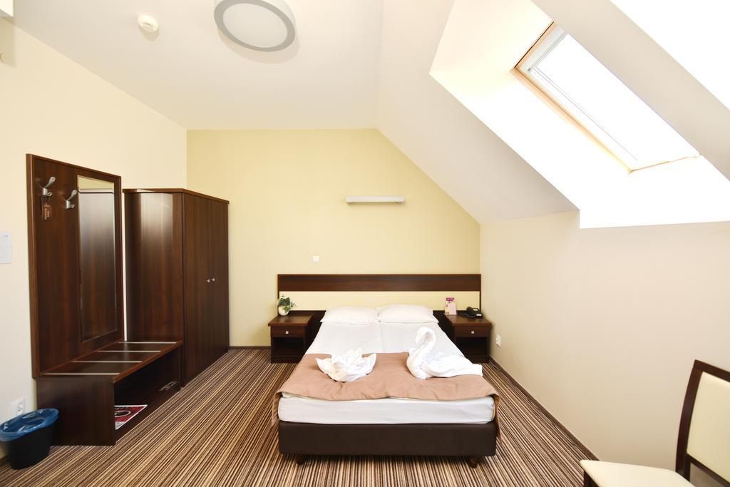 Aviator Hotel&Spa Kielce Exterior foto